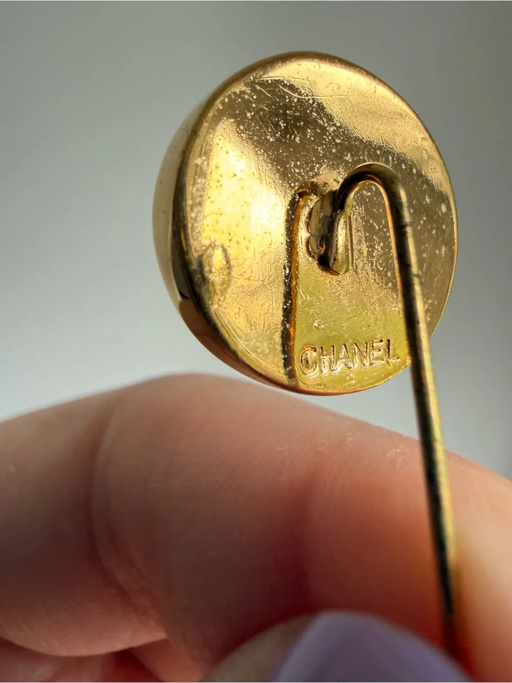 Chanel CC logo pin brooch Black/Gold Plated